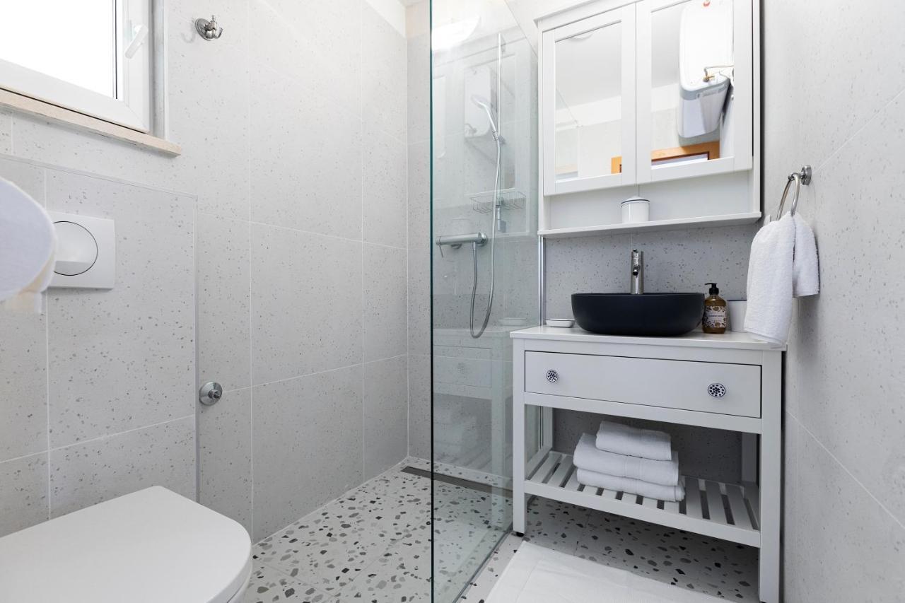 Apartman Luri Sutivan Eksteriør bilde