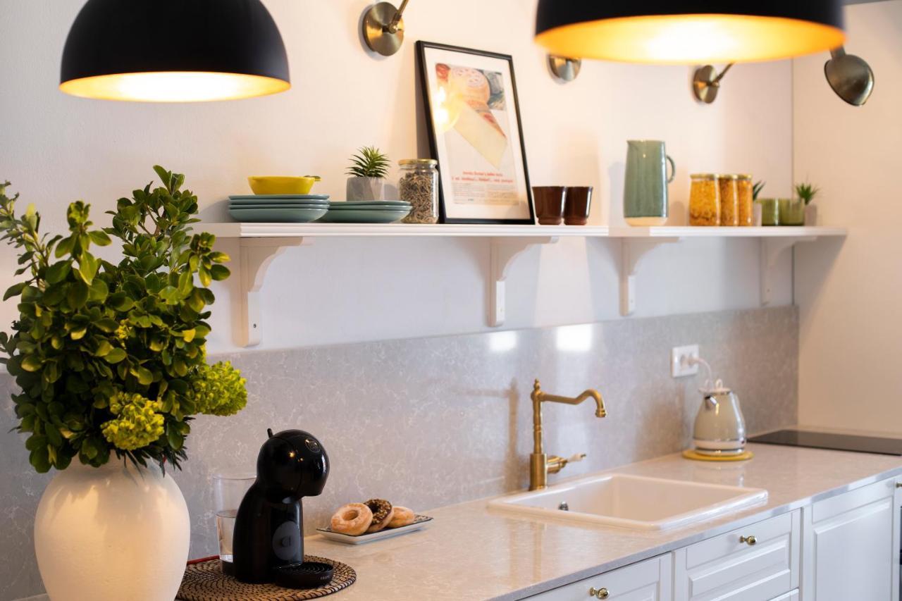 Apartman Luri Sutivan Eksteriør bilde
