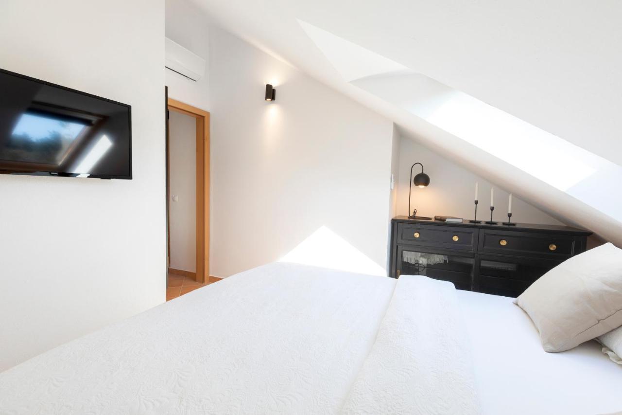 Apartman Luri Sutivan Eksteriør bilde